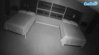 @voyeurcam-casa-salsa-versus-room Instantaneu • 2026-01-08 04:45