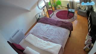 @voyeurcam-julmodels-whitebed-4 Snapshot • 2026-01-12 07:15