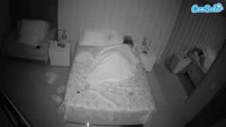 @voyeurcam-casa-salsa-bedroom-1 Instantaneu • 2026-01-13 11:01