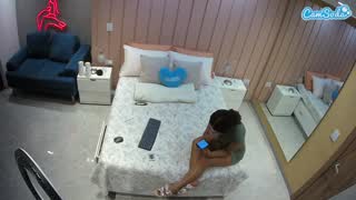 @voyeurcam-casa-salsa-bedroom-1 Instantaneu • 2026-01-13 18:04