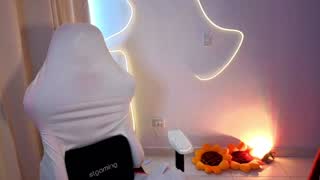 @chloebum_ Snapshot • 2026-01-15 13:54