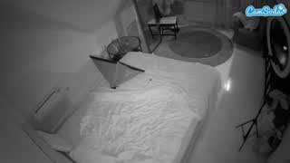 @voyeurcam-julmodels-whitebed-4 Snapshot • 2026-01-16 17:29