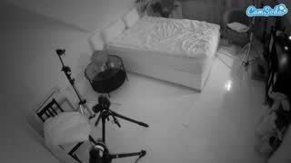 @voyeurcam-julmodels-whitebed-4 Snapshot • 2026-01-23 02:15