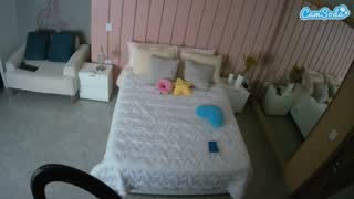 @voyeurcam-casa-salsa-bedroom-1 Instantaneu • 2026-02-15 15:19
